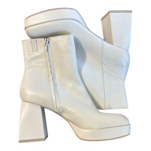 Dolce Vita  Rango Lug Sole Ankle Boots Size 8
